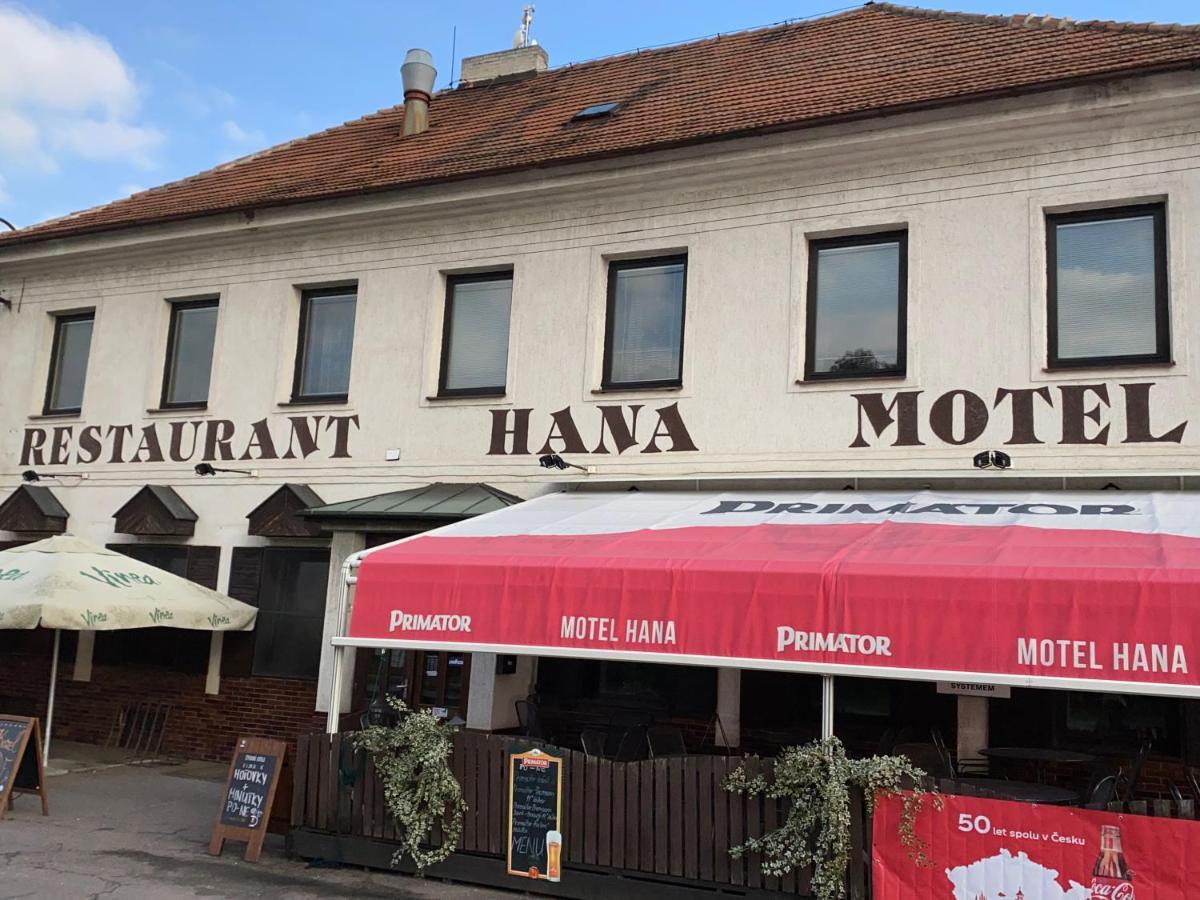 Restaurant Motel Hana Barbara Gastro Sro Ostretin Buitenkant foto