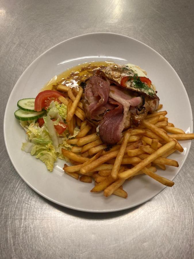 Restaurant Motel Hana Barbara Gastro Sro Ostretin Buitenkant foto